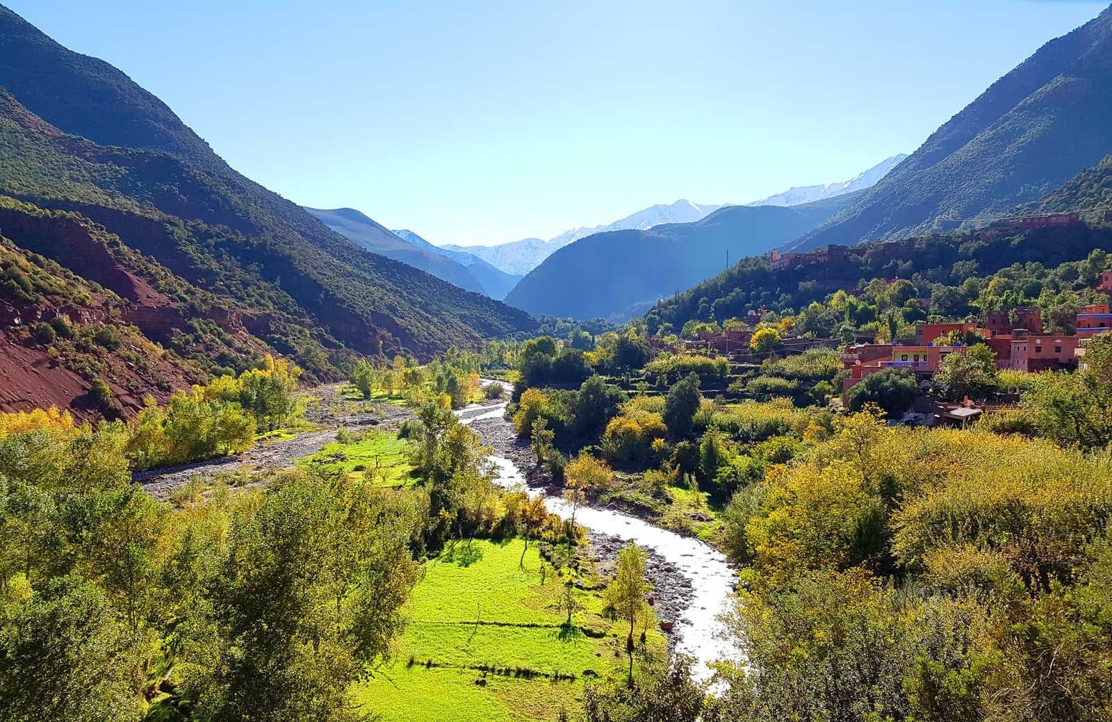 Évasion dans la Vallée de l'Ourika : Un Voyage de Découvertes Près de Marrakech