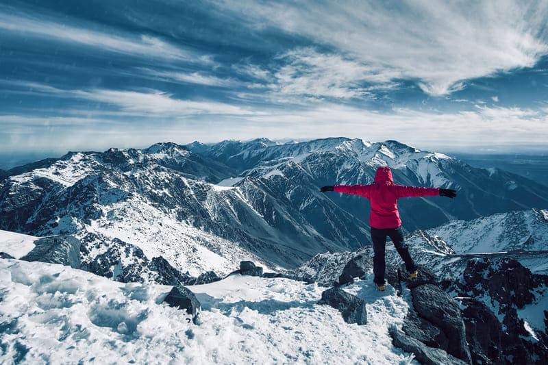 Le sommet du Toubkal dans la région du Haut Atlas : À la conquête des cimes